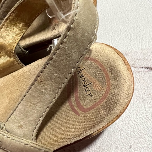 Dansko Sandi Beige Leather Slingback Wedge Sandals Shoes Size 40 9.5 10 US. - Picture 7 of 8